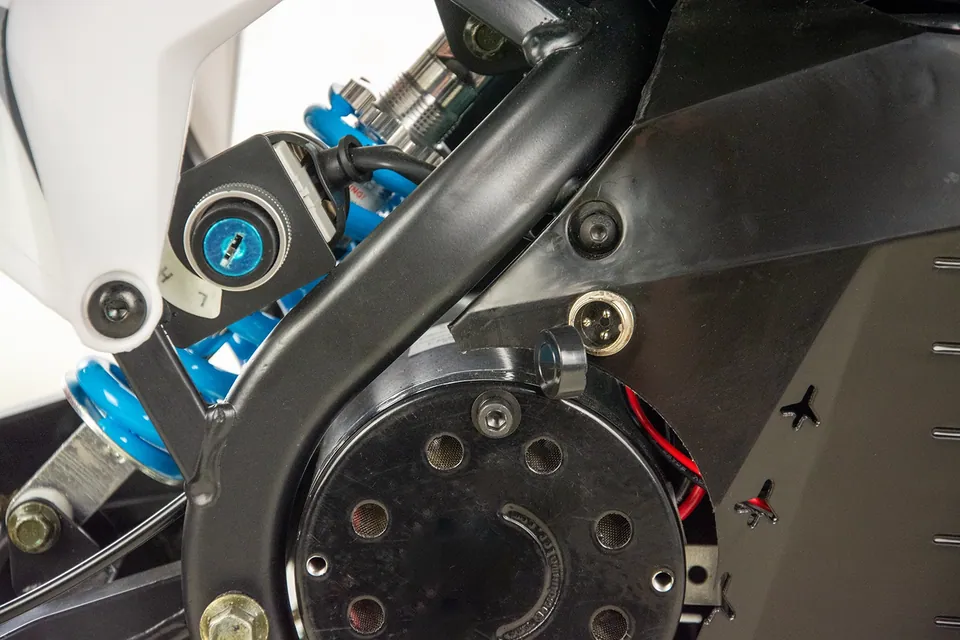 XTR E-702 detail 22