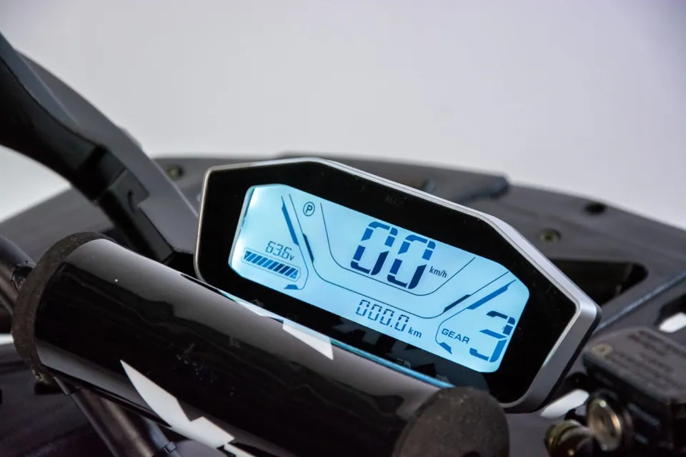 XTR E-VENOM detail 22