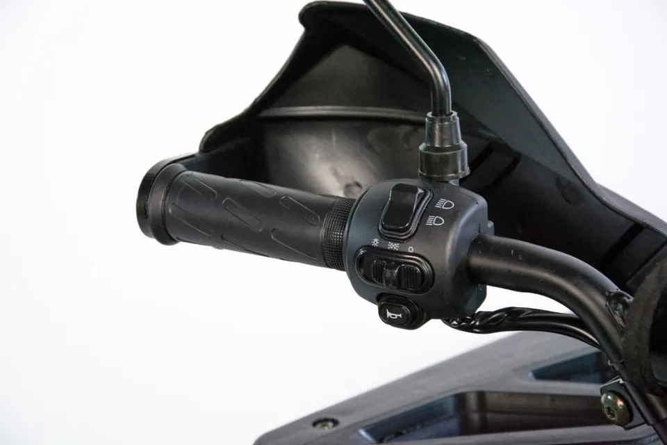 XTR E-VENOM detail 29